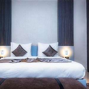 Wali'S Suites